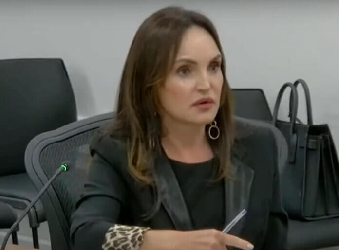 Carla-Fleury-de-Souza