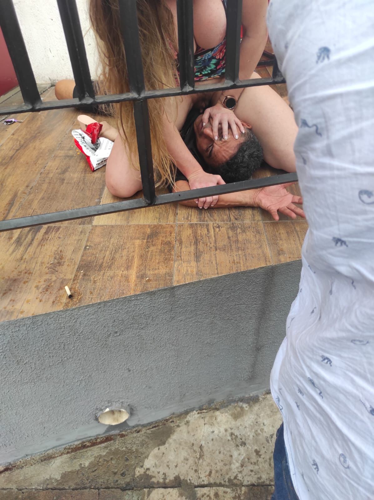 Briga de mulher sem calcinha